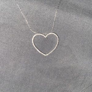 Dainty chain heart necklace